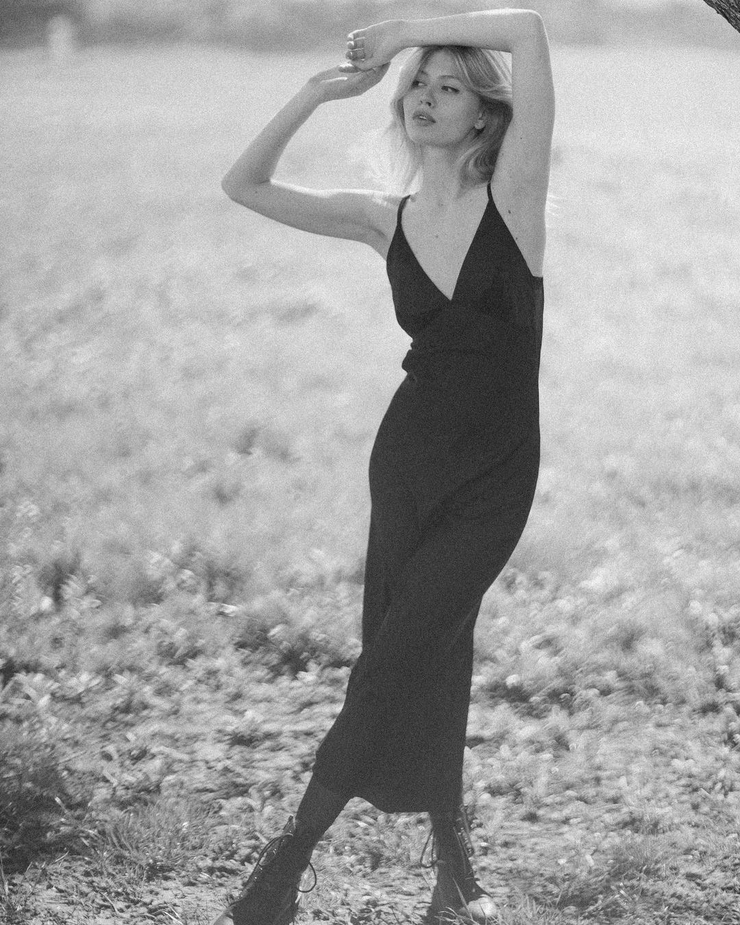 Picture of Luna (model)