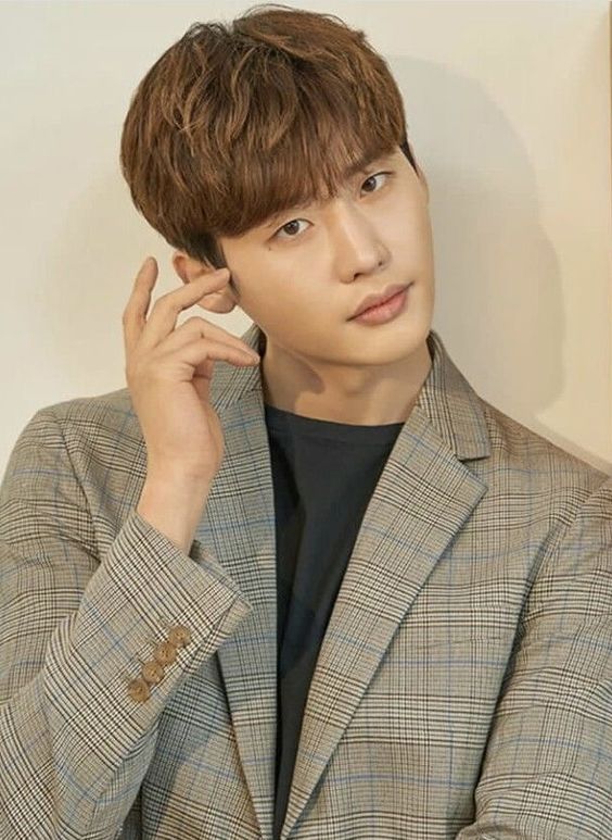 Jong Suk Lee