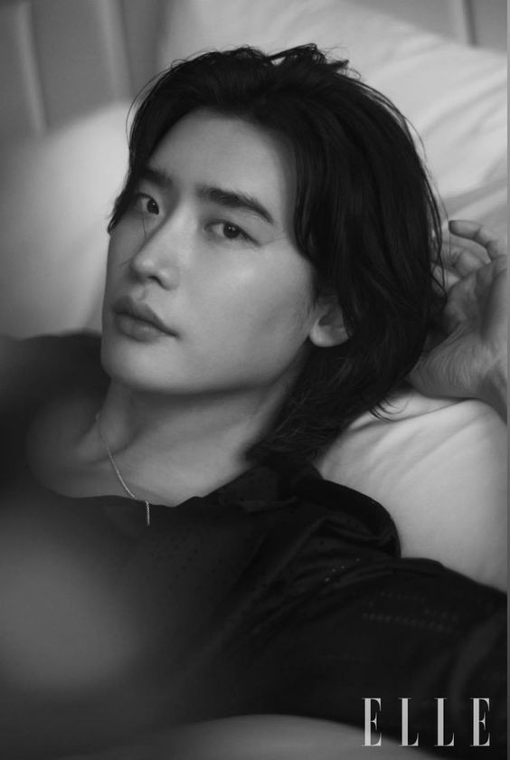 Jong Suk Lee