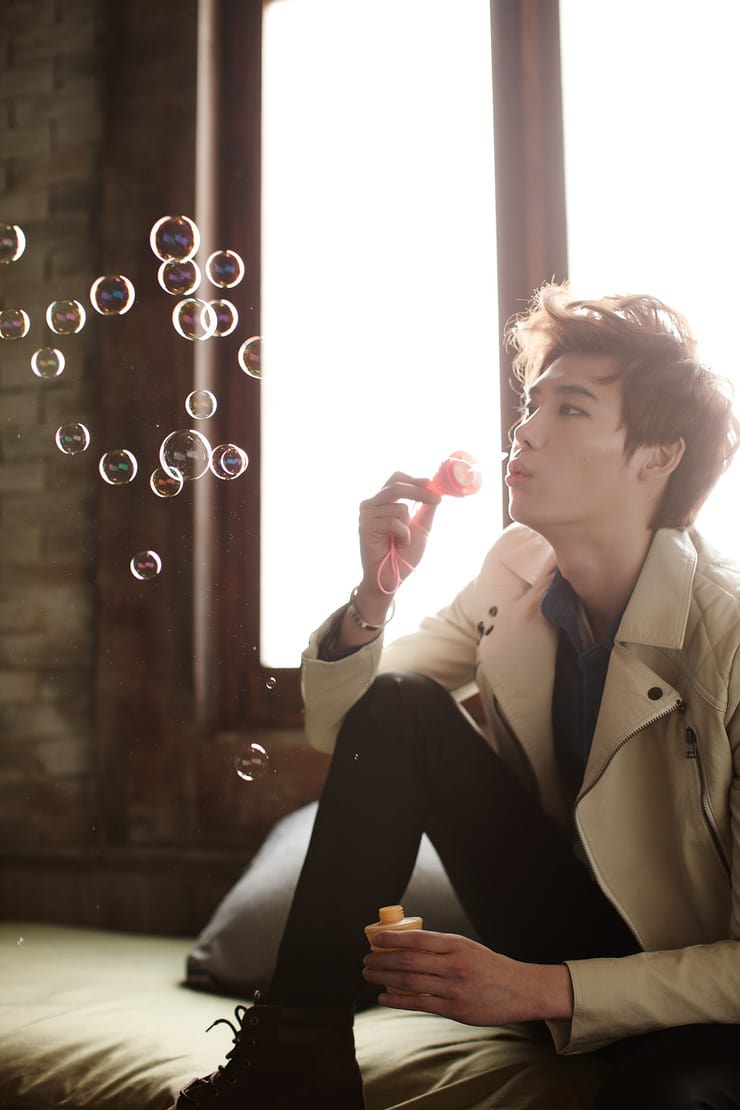 Jong Suk Lee