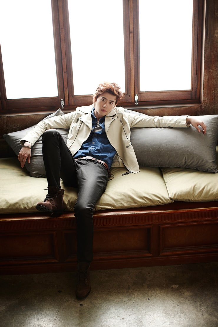Jong Suk Lee