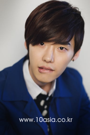 Jong Suk Lee