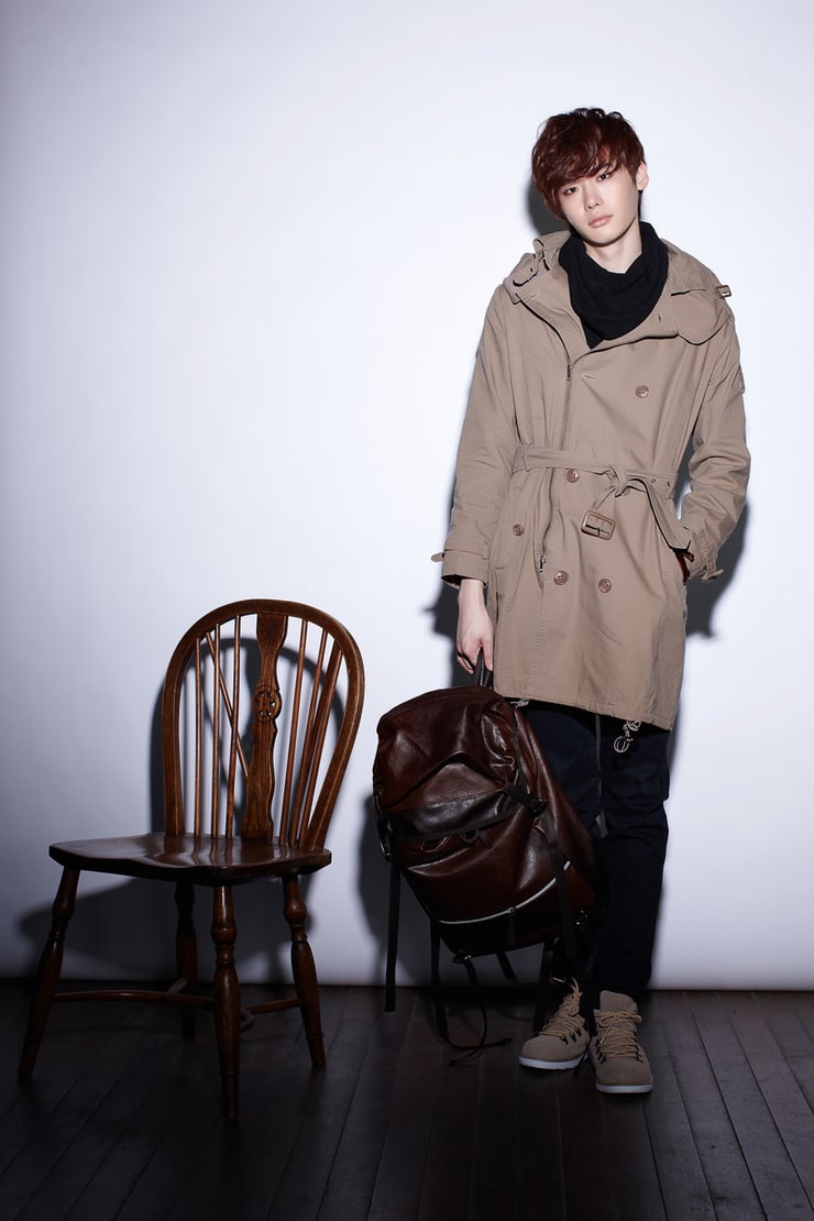 Jong Suk Lee