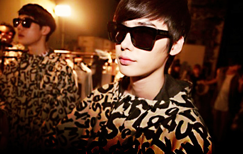 Jong Suk Lee
