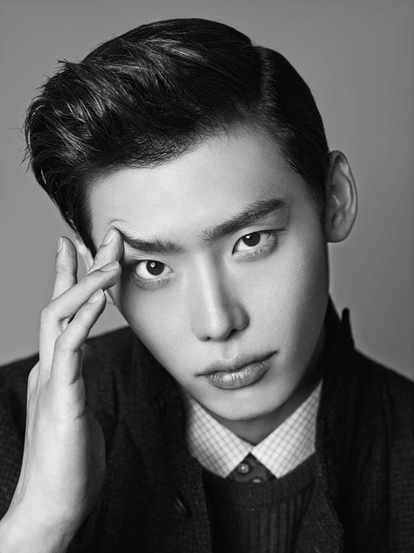 Jong Suk Lee