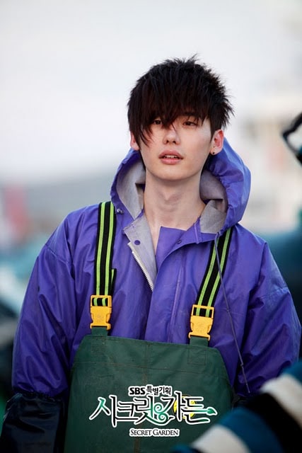 Jong Suk Lee