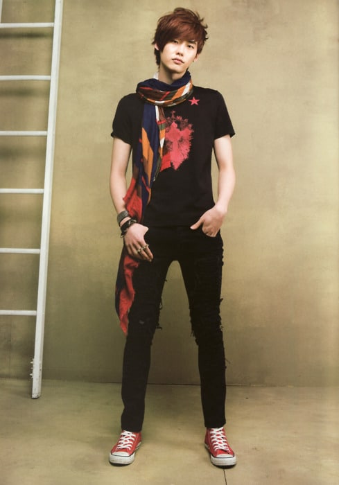 Jong Suk Lee