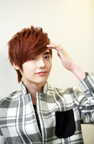 Jong Suk Lee