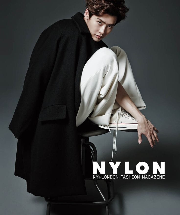 Jong Suk Lee