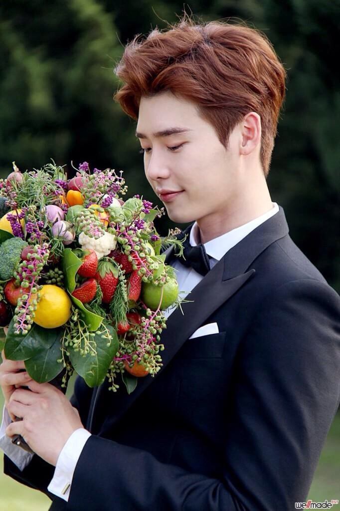 Jong Suk Lee