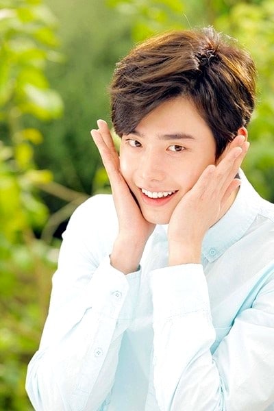 Jong Suk Lee