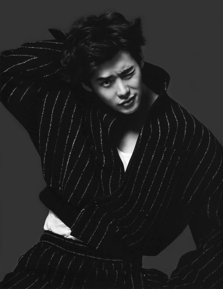 Jong Suk Lee
