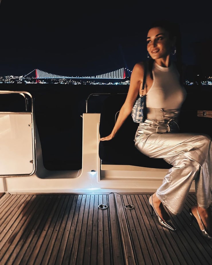 Hande Erçel