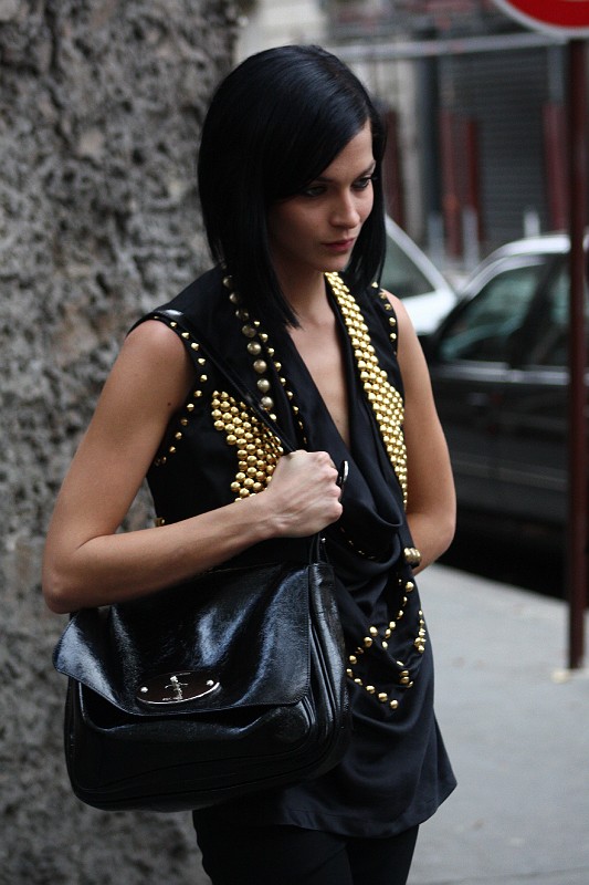 Leigh Lezark