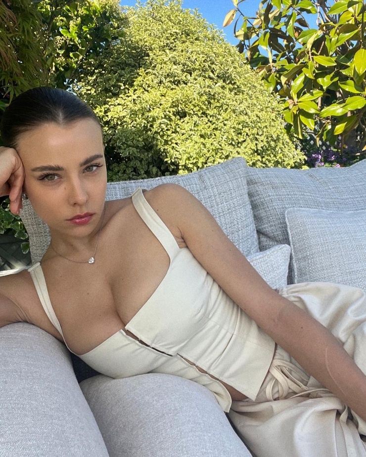 Chloé Nicolas Chloé Nicolas