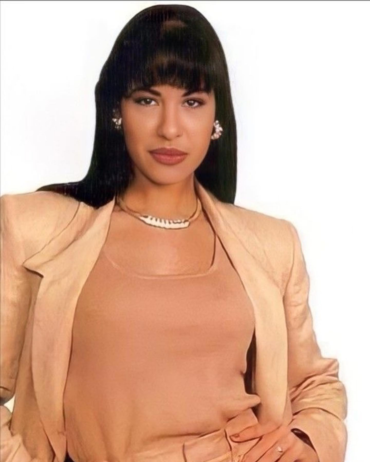 Selena Selena