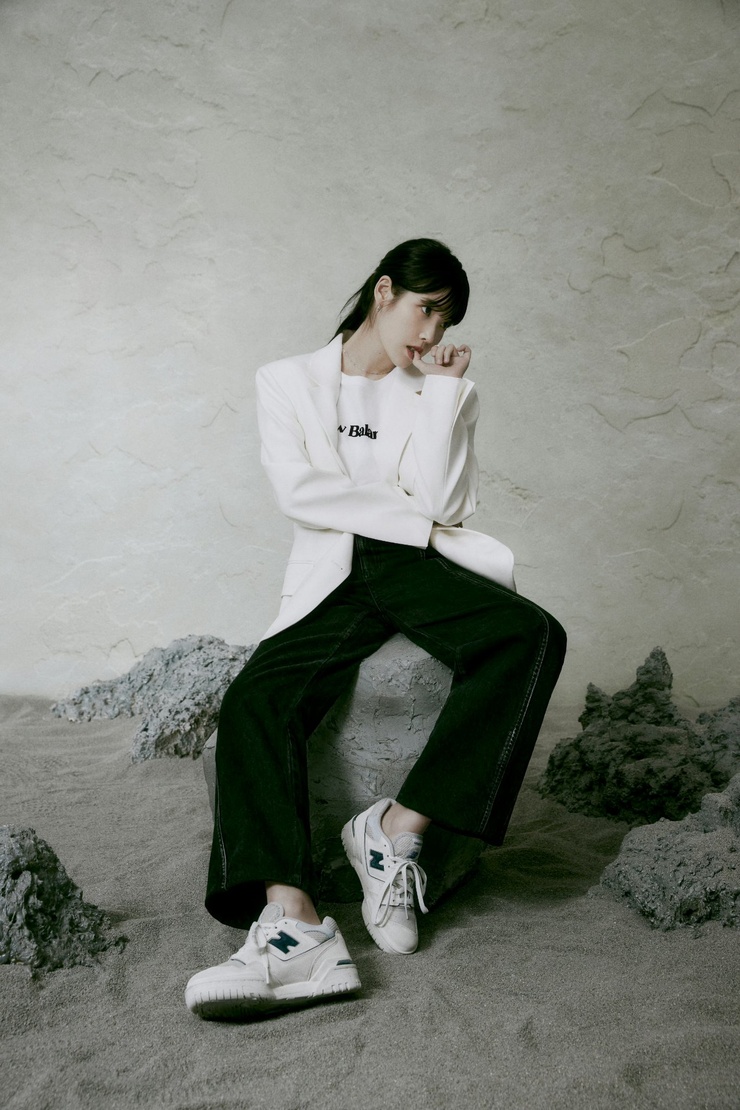 IU