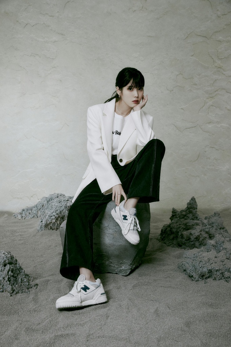 IU
