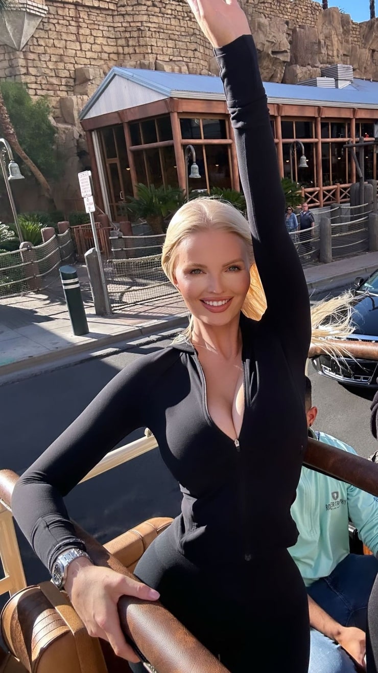 Zienna Eve Zienna Eve