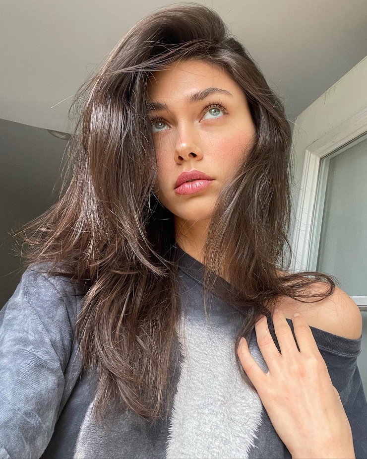Vika Bronova Vika Bronova
