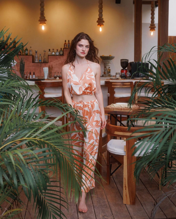 Eve Dumon