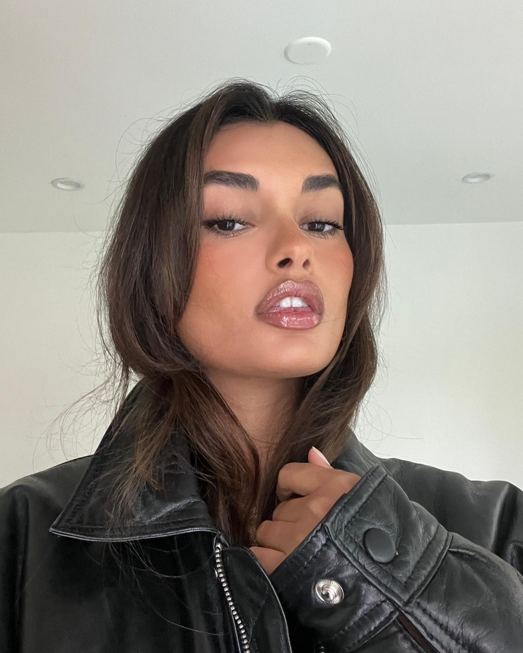 Gizele Oliveira Gizele Oliveira