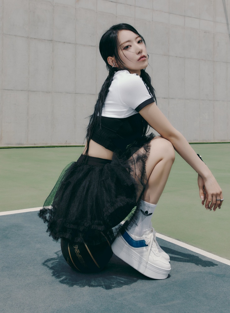 Sakura Miyawaki Sakura Miyawaki