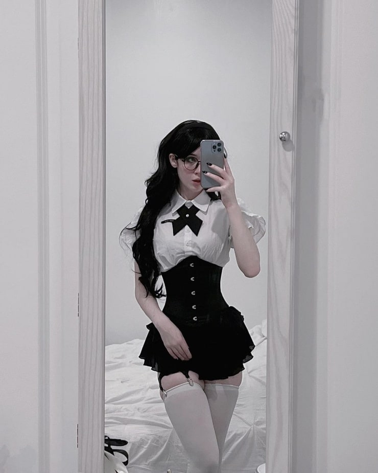 Nora Fawn picture