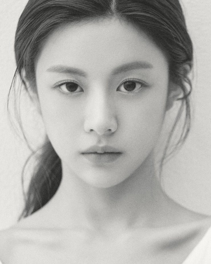 Go Yoon-Jung Go Yoon-Jung