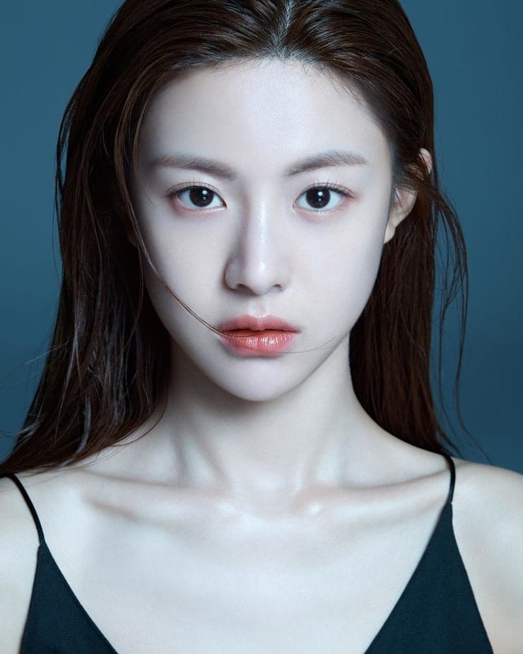 Picture of Go Yoon-Jung