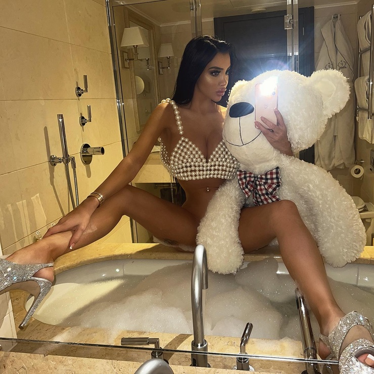 Chloe Khan