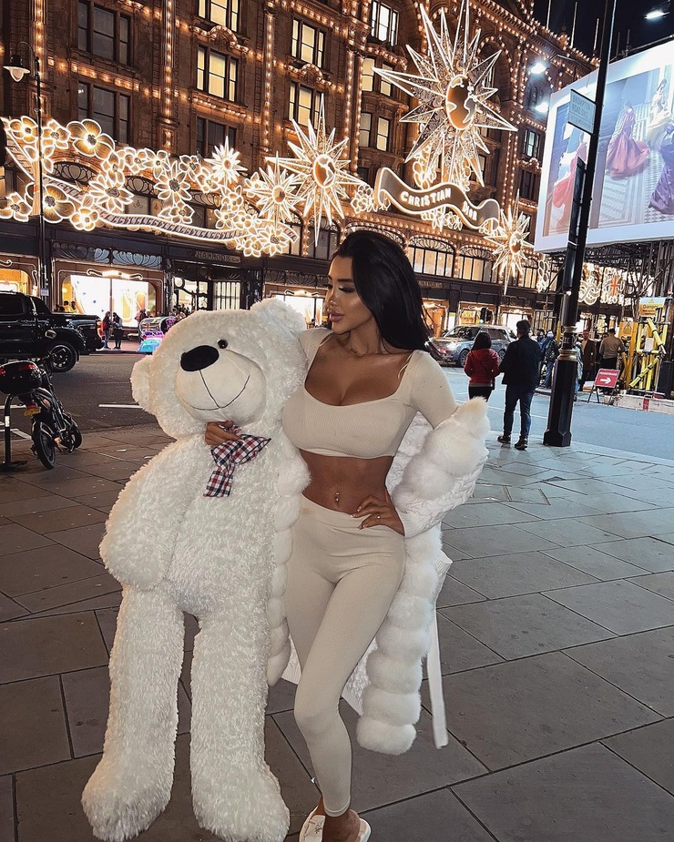 Chloe Khan