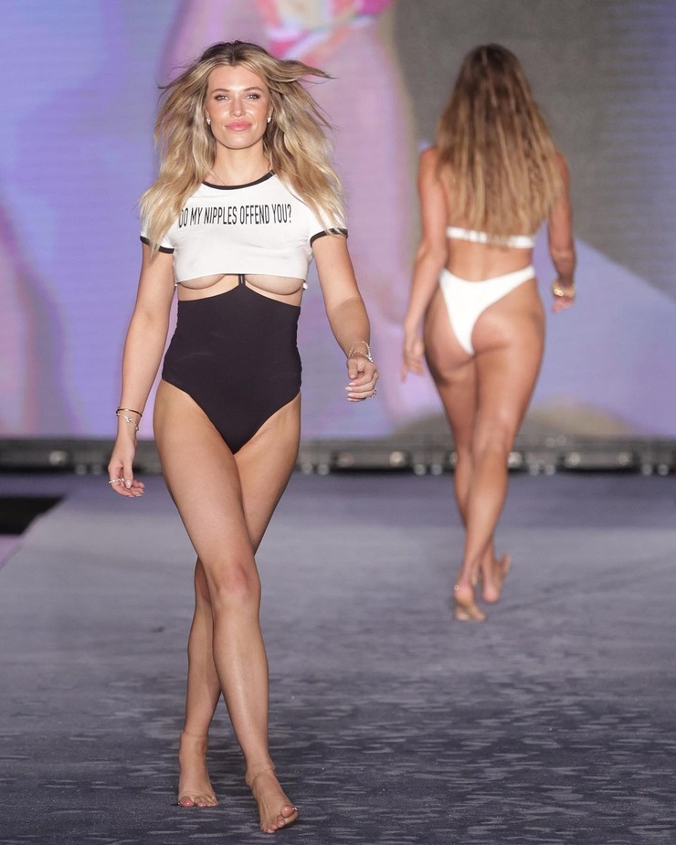 Samantha Hoopes Samantha Hoopes