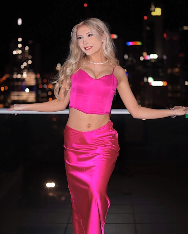 Emma Louise (model)