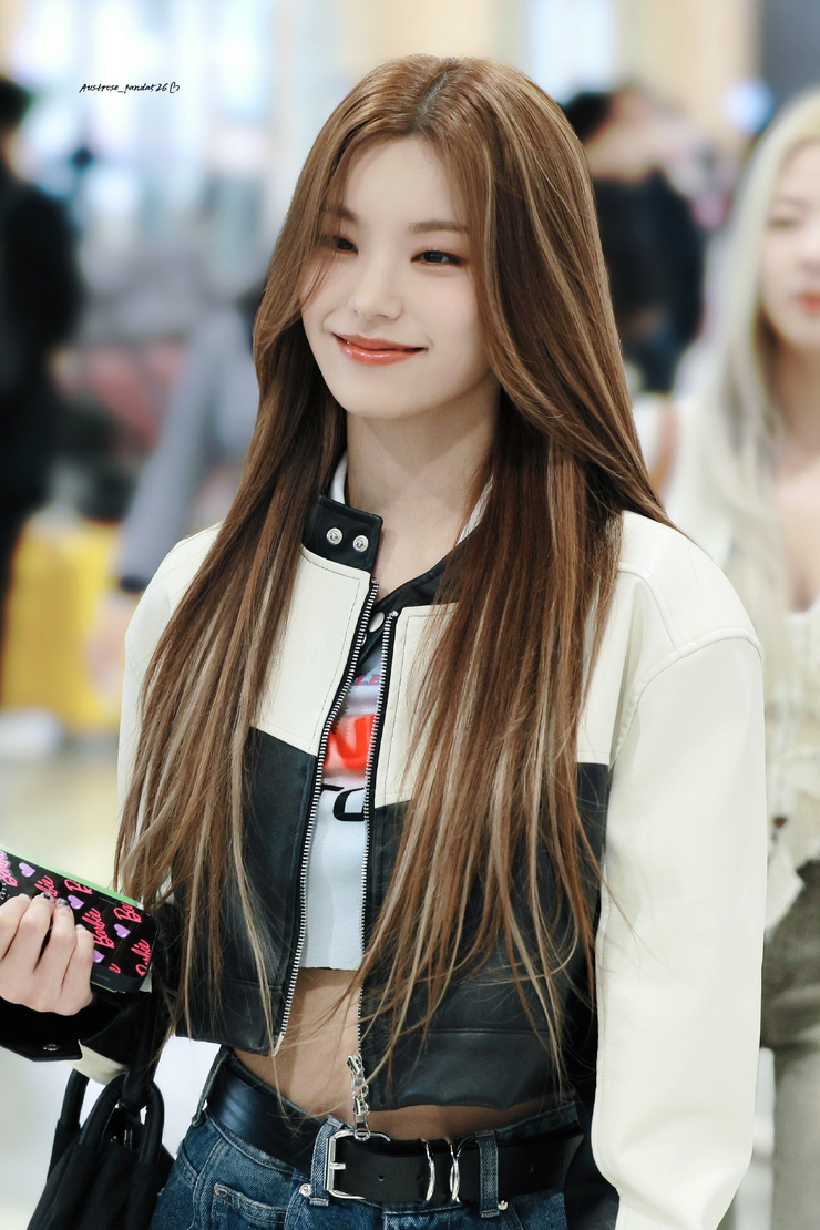 Hwang Yeji picture
