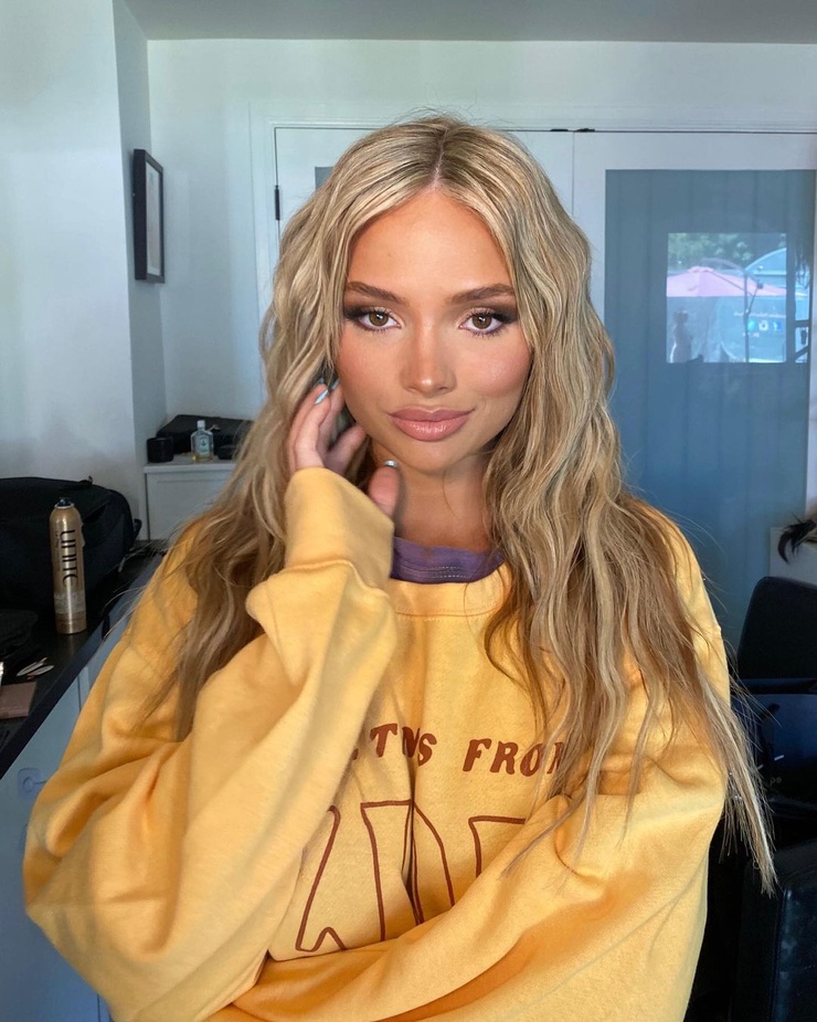 Natalie Alyn Lind