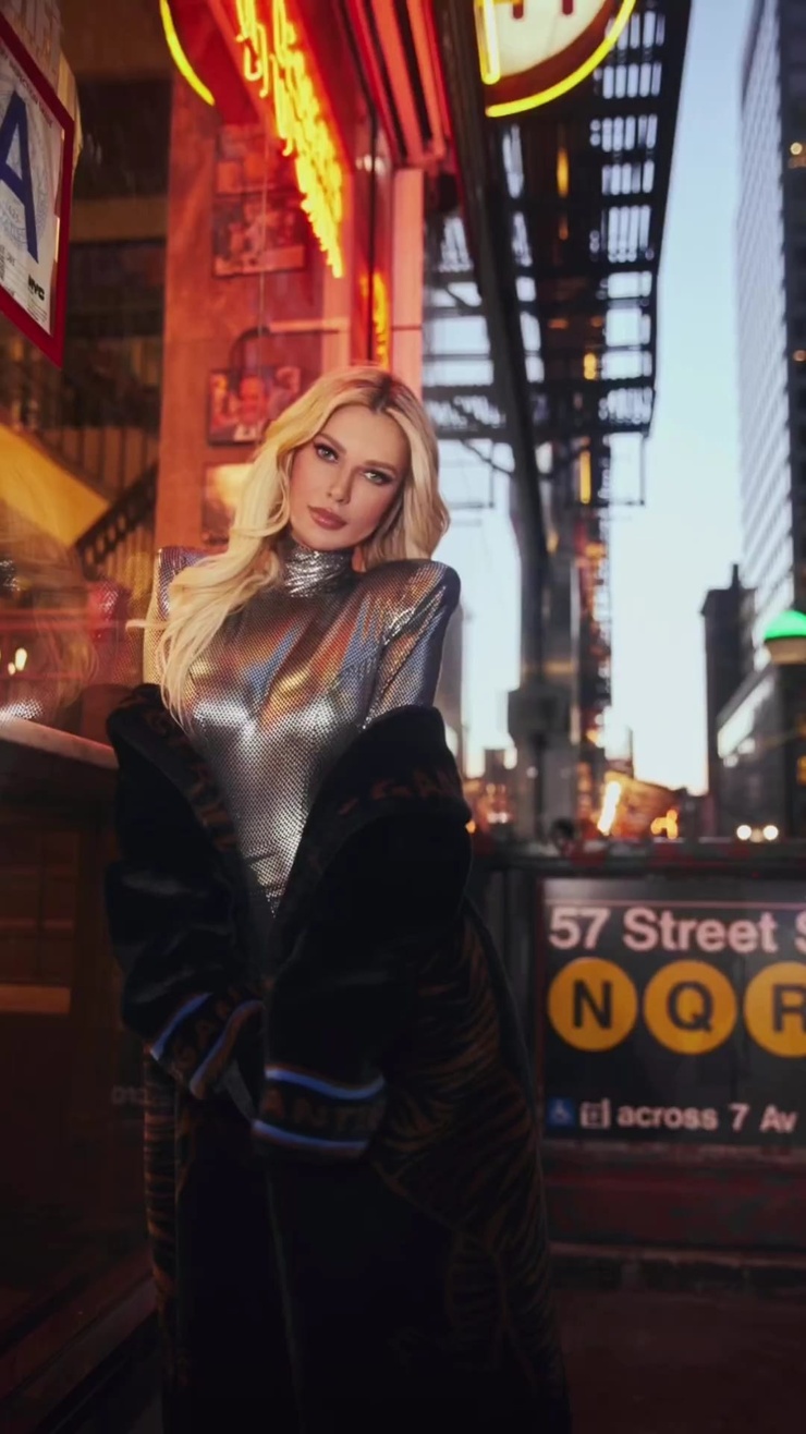 Kat Nova