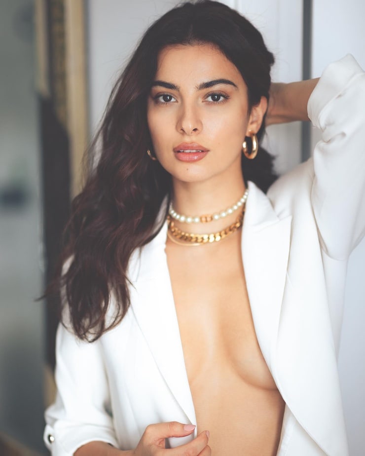 Maryam Zolghadr Maryam Zolghadr