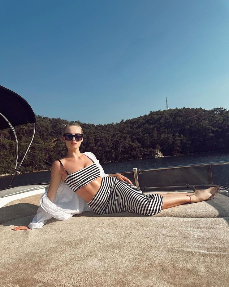 Karolina Pisarek Karolina Pisarek
