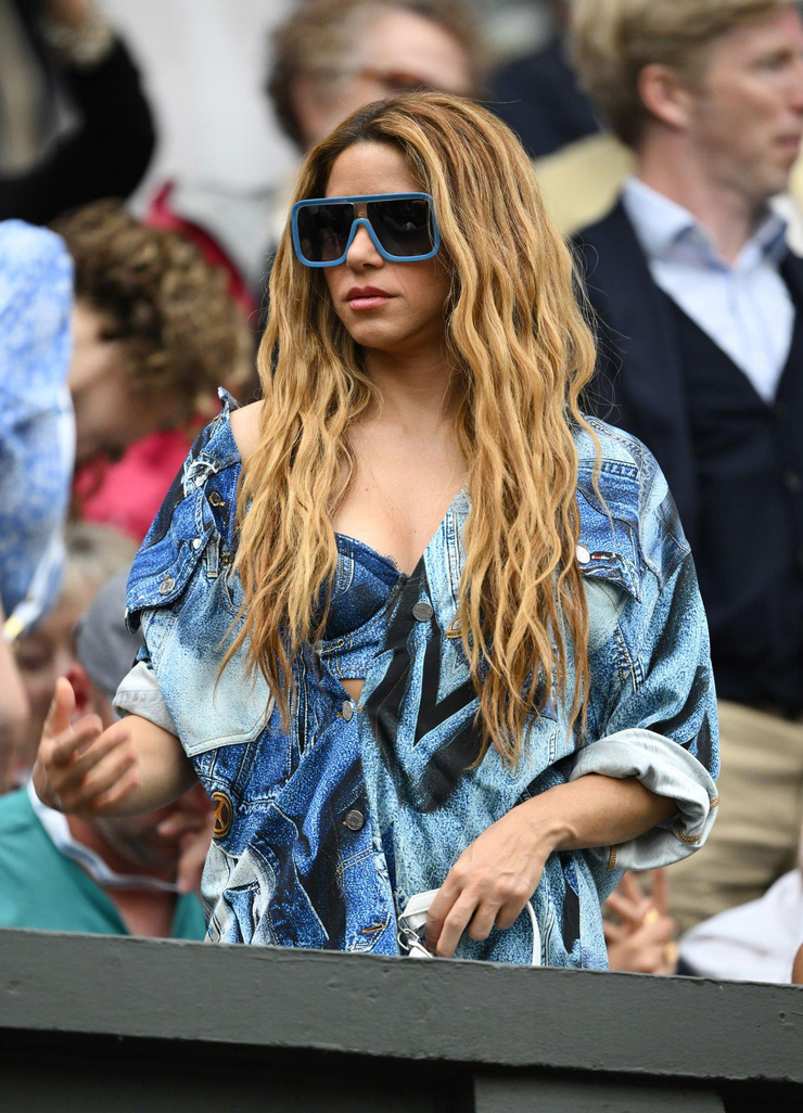 Shakira Shakira