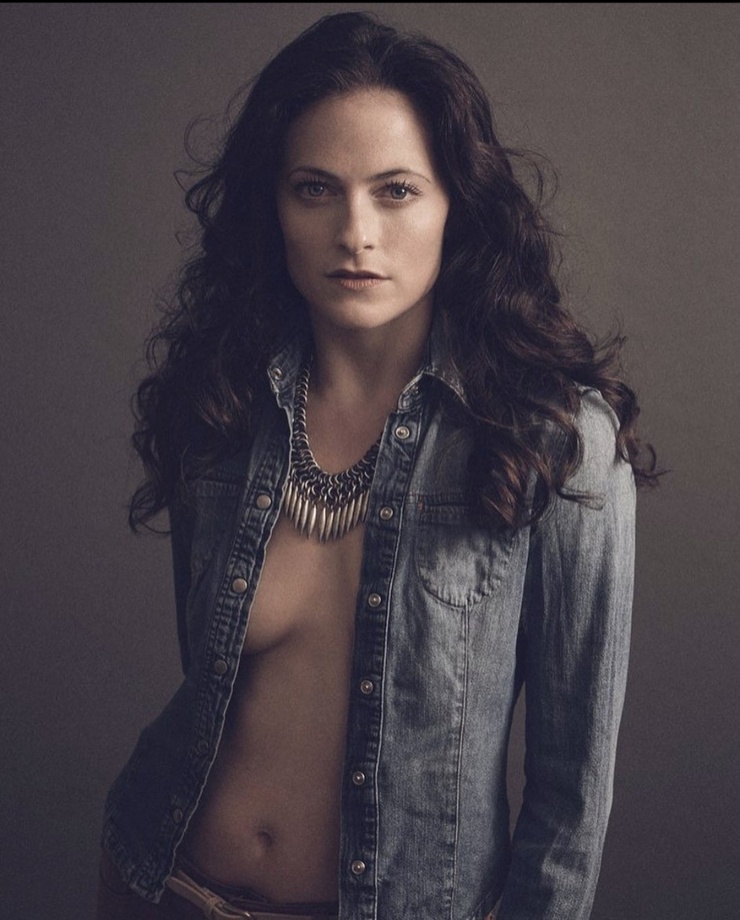 Picture of Lara Pulver