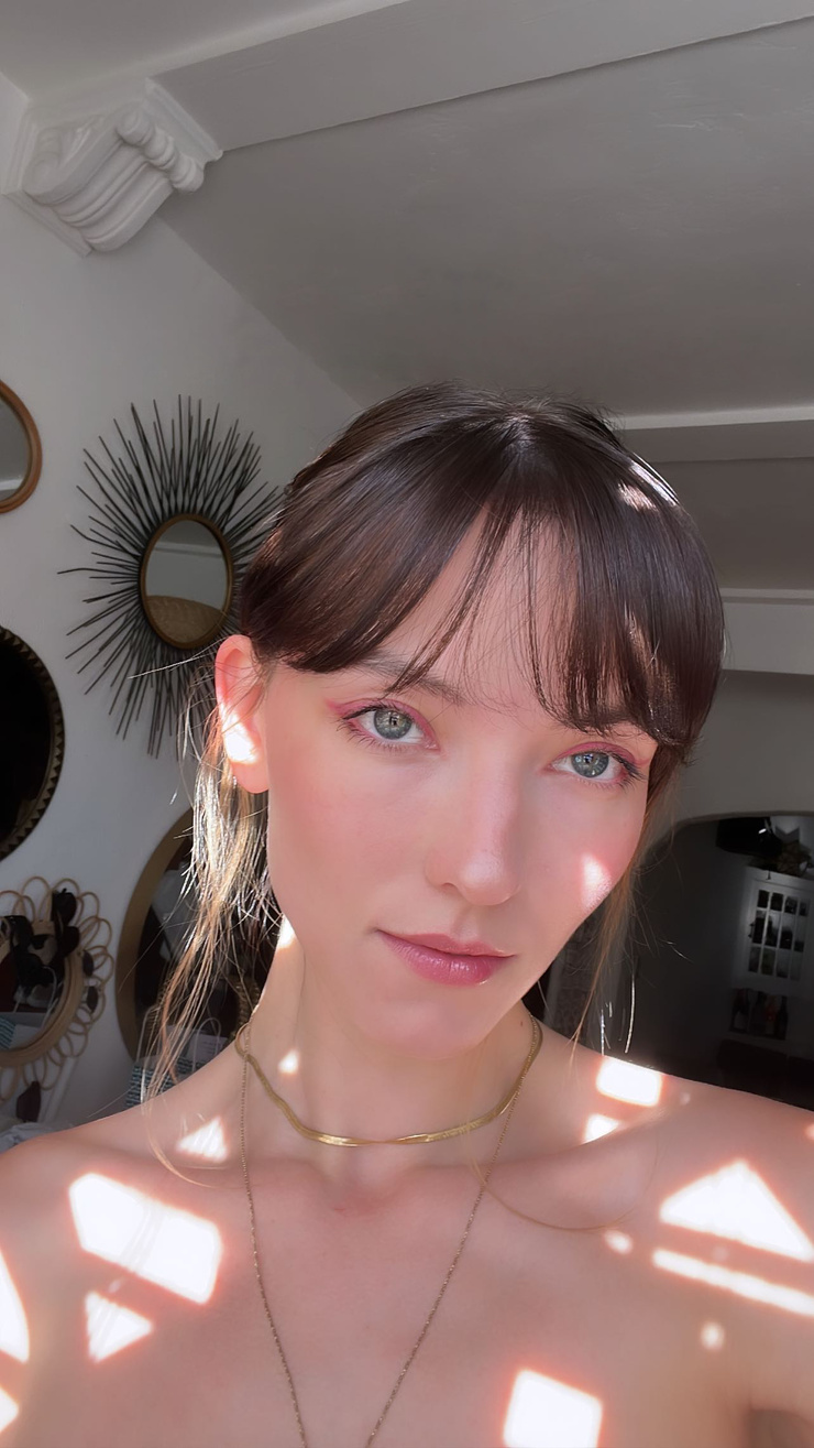 Savvy Taylor Savvy Taylor