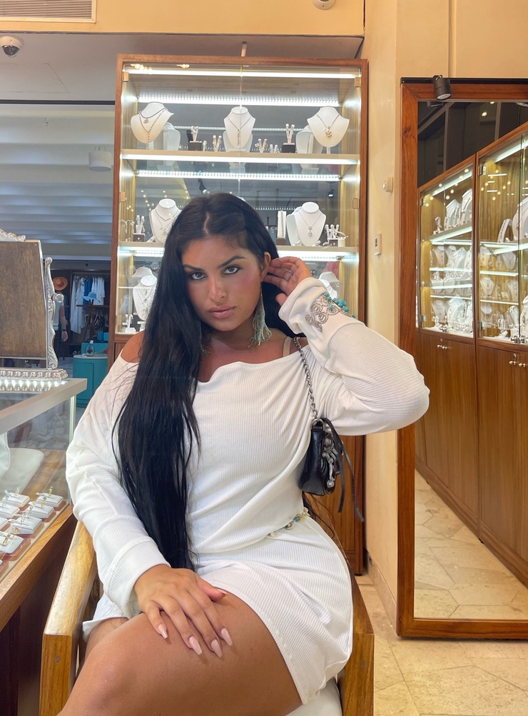 Adriana Sahar