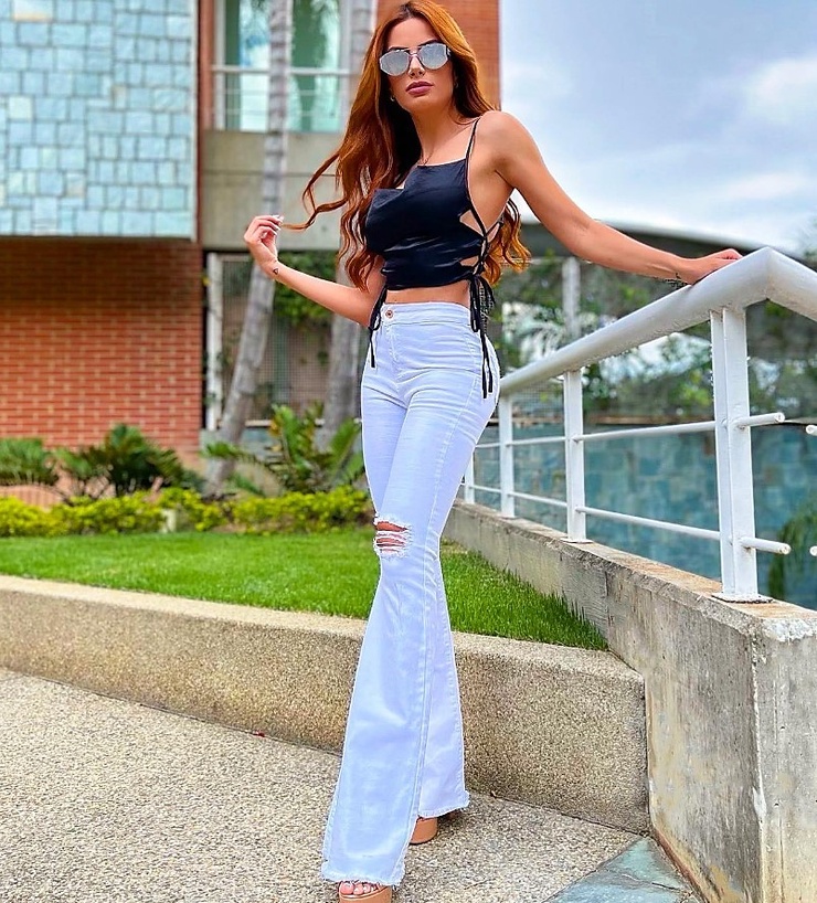 Mandi Meza