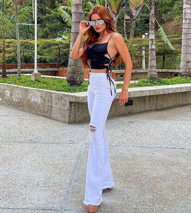 Mandi Meza