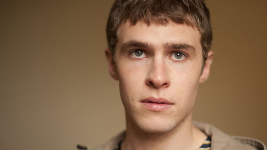 Iain De Caestecker