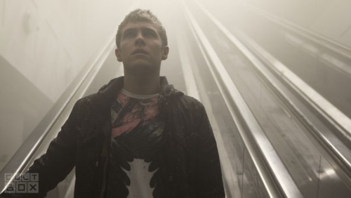 Iain De Caestecker