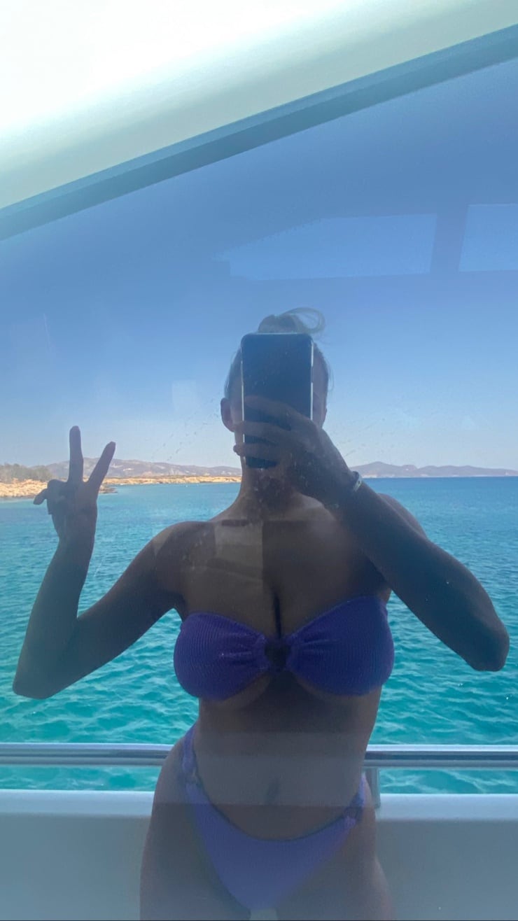 Lindsey Pelas Lindsey Pelas