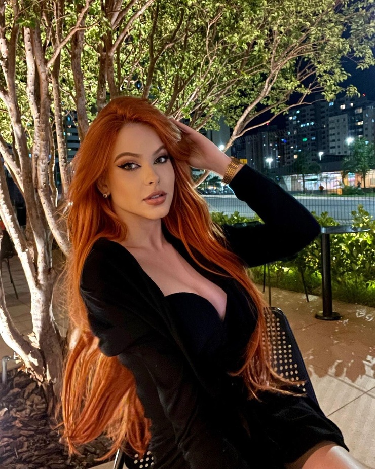 Gabrielle Correa