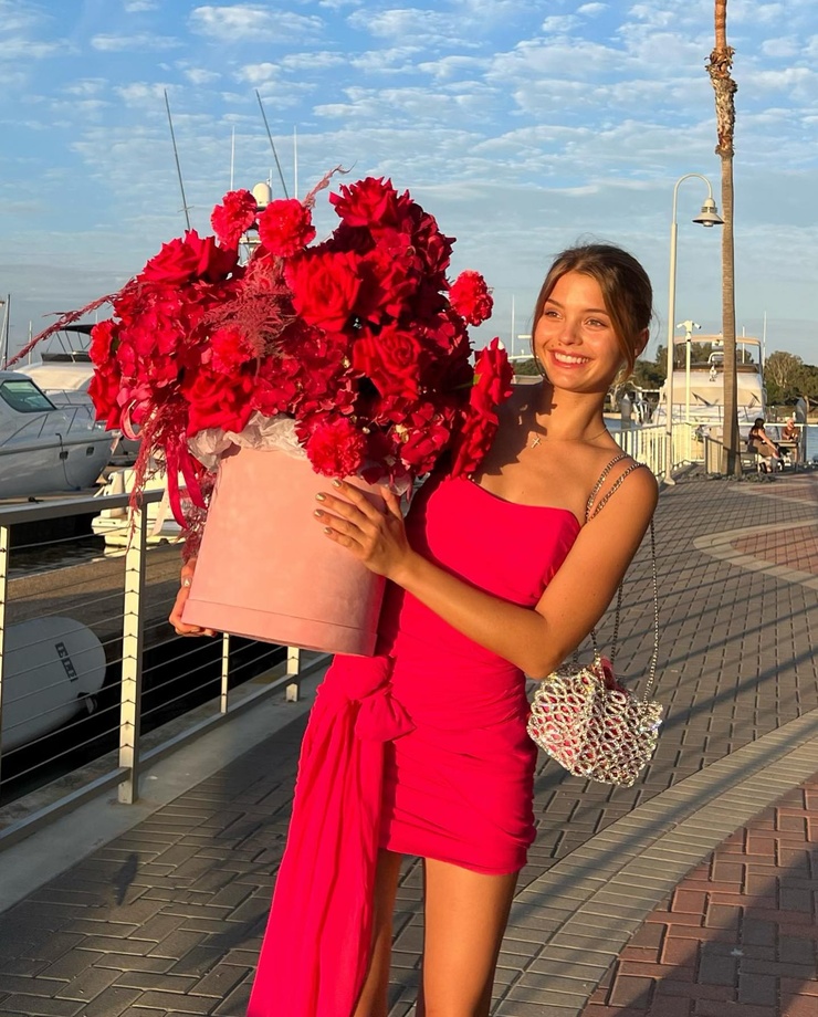 Dasha Komarova picture